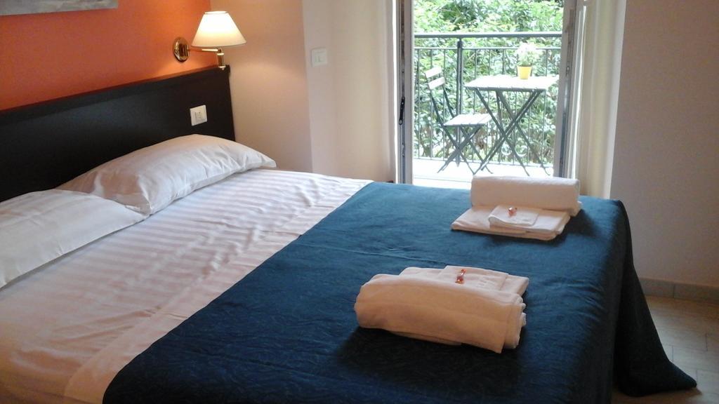 Poppy House Bed and Breakfast Rom Exteriör bild